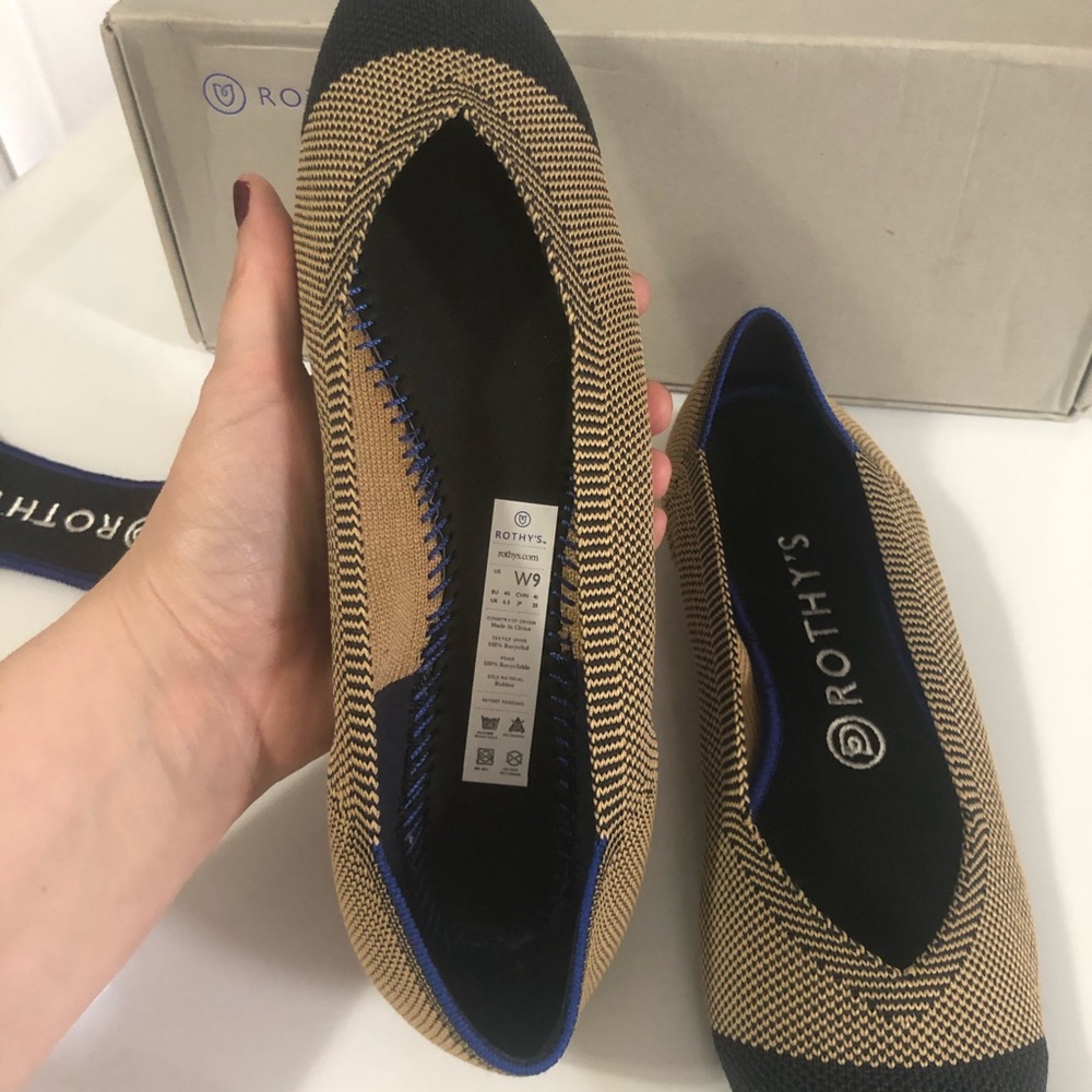 Rothys • the point in dune captoe RETIRED COLOR - Picture 11 of 12